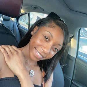 Meet your Posher, Malika